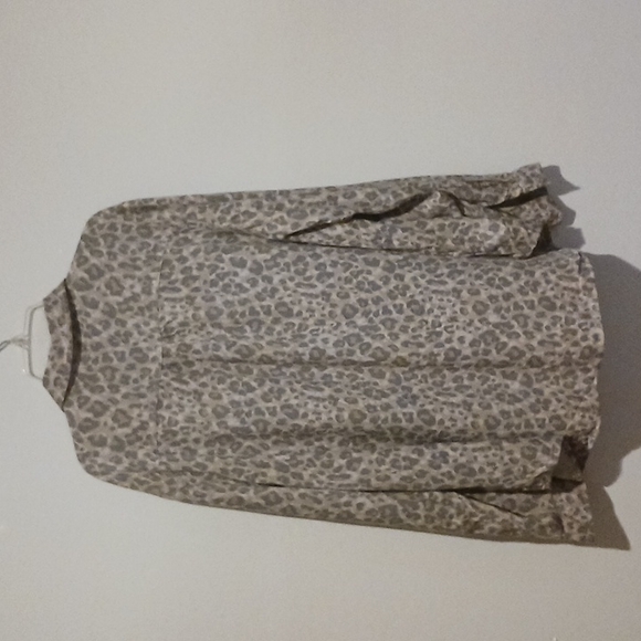 ⭐️Maurices leopard print - Picture 3 of 7